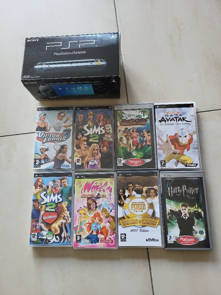 Zwarte Sony PSP met accessoires en 8 games!, Spelcomputers en Games, Spelcomputers | Sony PSP, Verzenden, Zwart, PSP, Gebruikt