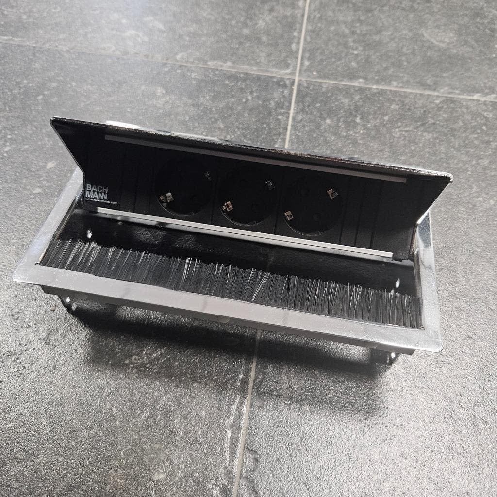 Bachmann Coni built in frame verchroomd - inbouwstekkerdoos, Ophalen, Nieuw
