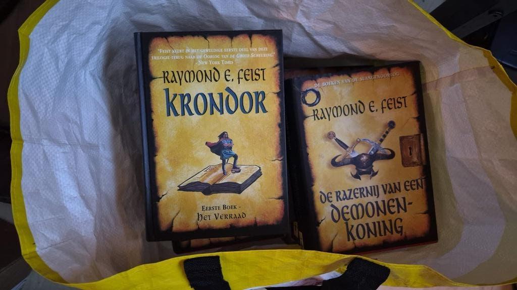 9 Boeken van Raymond E. Feist, Boeken, Fantasy, Ophalen of Verzenden, Zo goed als nieuw, Raymond E. Feist