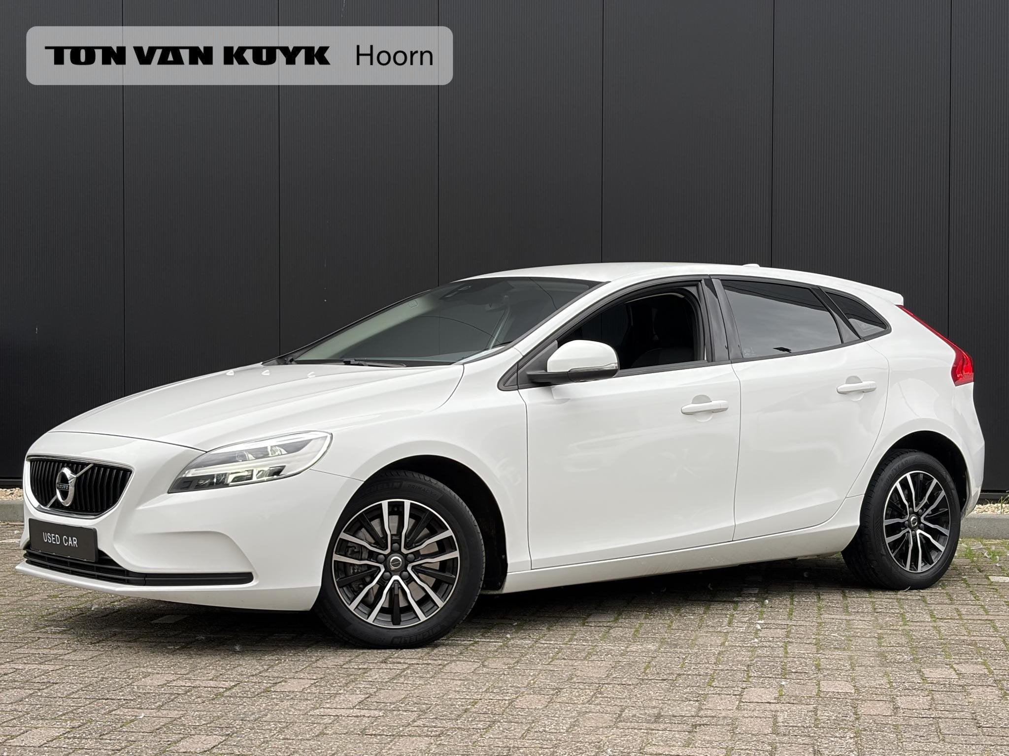 Volvo V40 1.5 T2 Polar+ Automaat / Navi / Bluetooth / Parkee, Auto's, Verwarmde buitenspiegels, Euro 6, 700 kg, Leder en Stof