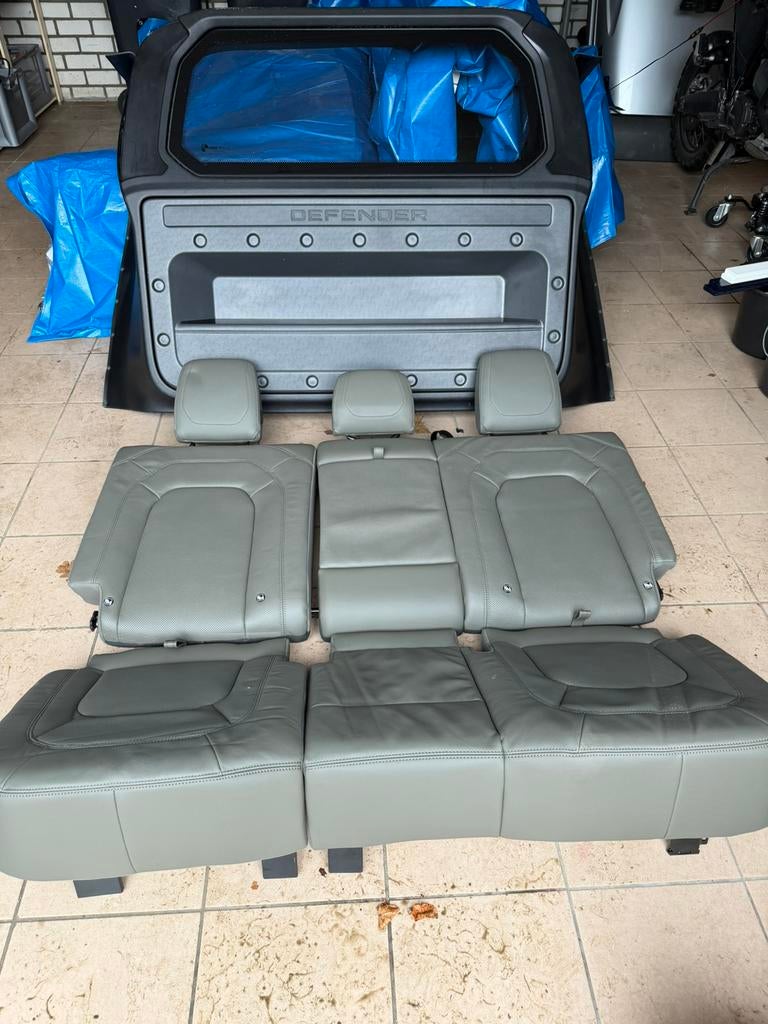 Defender achterbank nette staat voor L663, Auto-onderdelen, Ophalen of Verzenden, Gebruikt, Land Rover