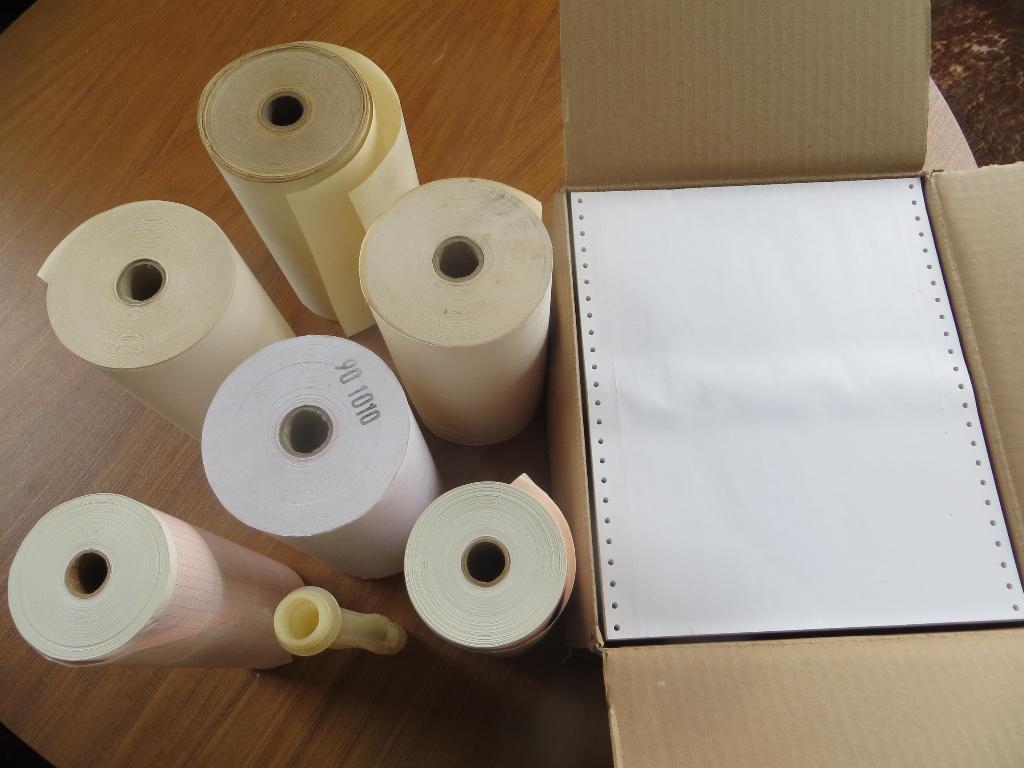 Printpapier ketting en rol, Computers en Software, Ophalen of Verzenden, Zo goed als nieuw, Overige typen