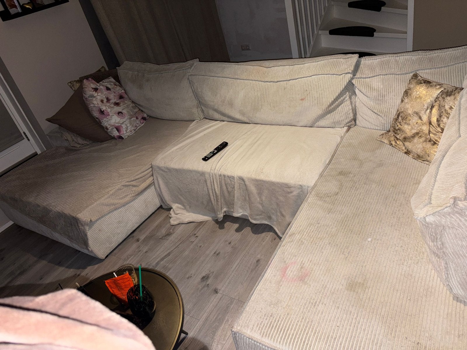 Grote slaapbank 306cm breed - Gebruikt met vlekken, Ophalen, Gebruikt, Tweepersoons, Overige maten