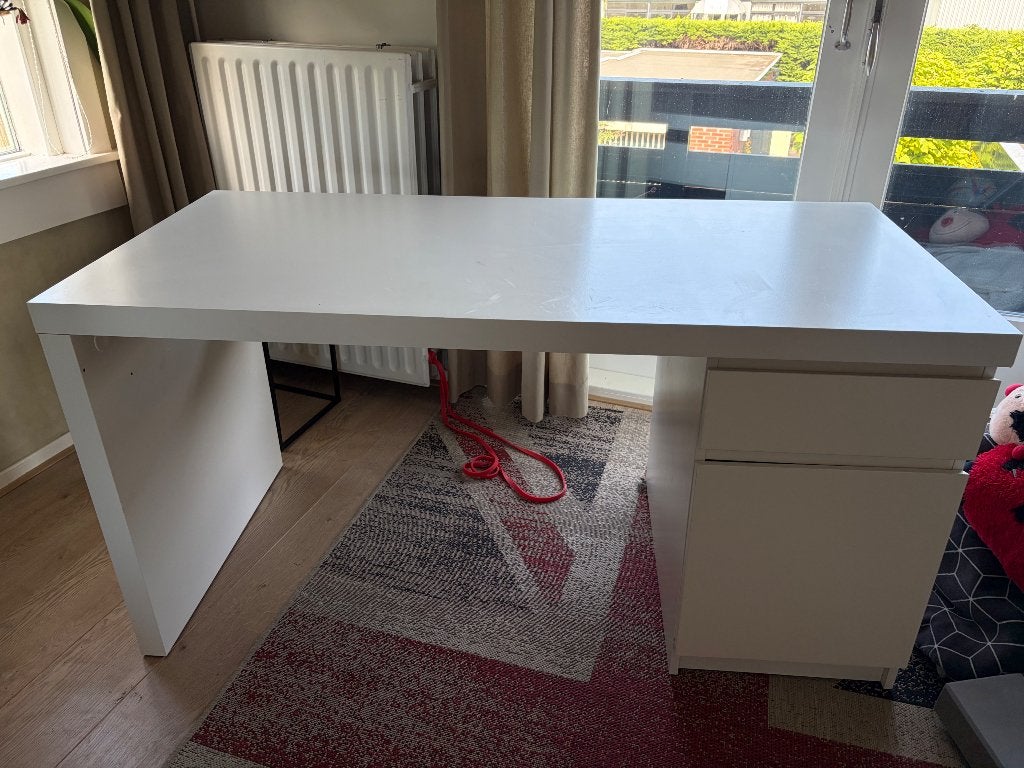 Malmö bureau van ikea, Ophalen, Gebruikt, 65 cm, Spaanplaat of MDF