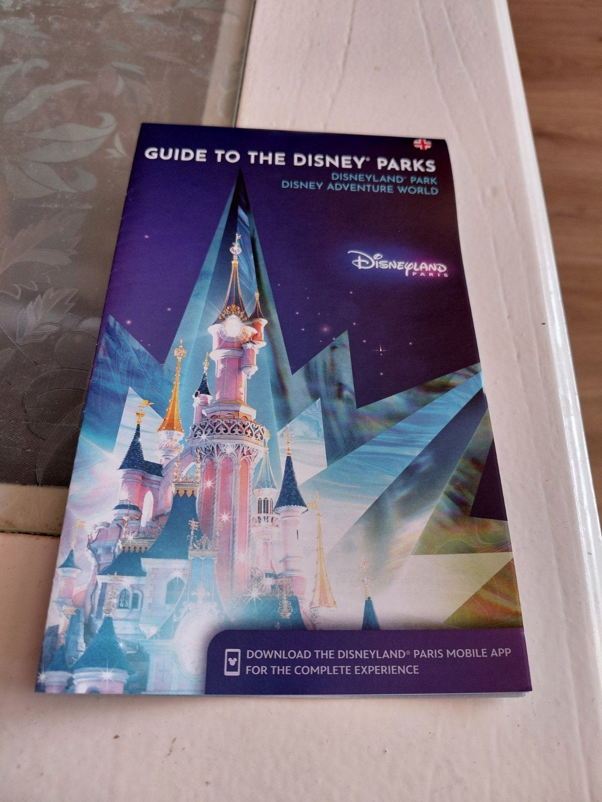 Disneyland Paris & Adventure World plattegrond 2026. Engels., Verzamelen, Disney, Ophalen of Verzenden, Mickey Mouse, Zo goed als nieuw