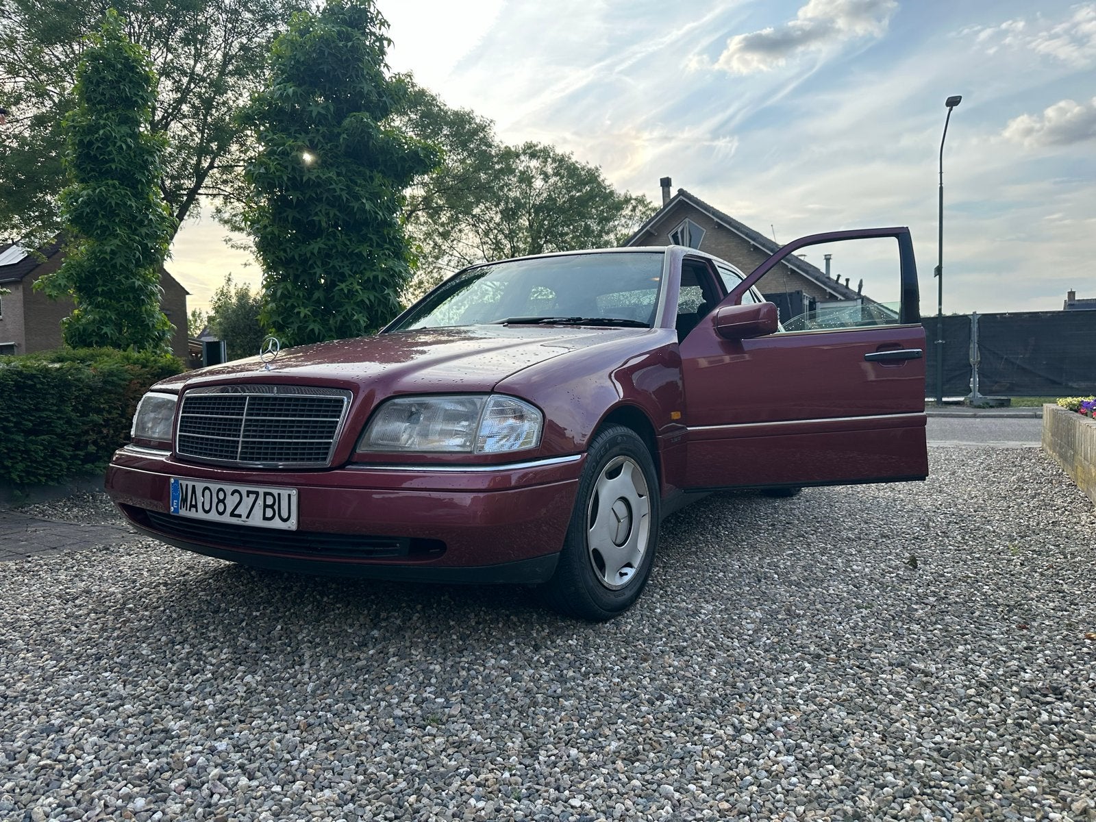 Mercedes C180 ELEGANCE spaanse auto roestvrij! 118.000KM!!, Auto's, Voorwielaandrijving, Stof, Zwart, 4 cilinders