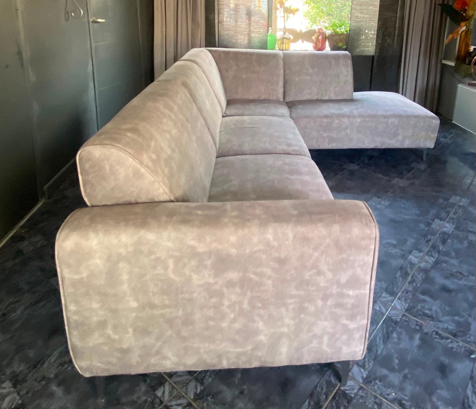 Ruime gemêleerd taupe hoekbank met chaise longue, Huis en Inrichting, Banken | Bankstellen, Ophalen, 250 tot 300 cm, Gebruikt