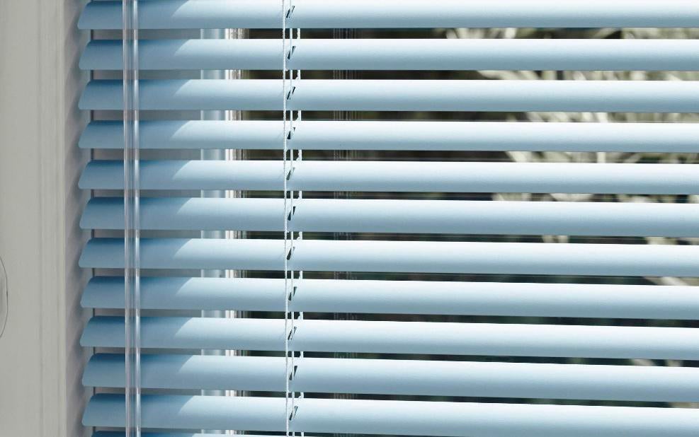 Luxaflex lamellen, Huis en Inrichting, Stoffering | Gordijnen en Lamellen, Zo goed als nieuw, 200 cm of meer, 150 tot 200 cm, Wit