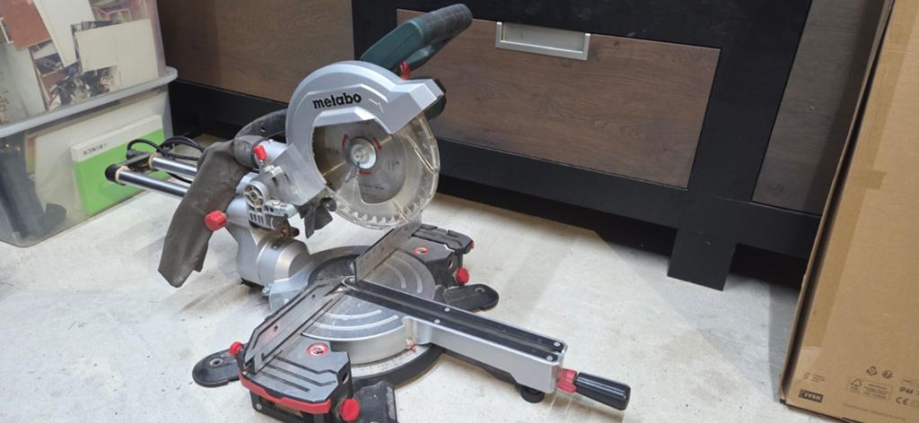 Metabo Afkortzaag - Krachtig en Nauwkeurig, Gebruikt, 70 mm of meer, Ophalen of Verzenden, Afkortzaag