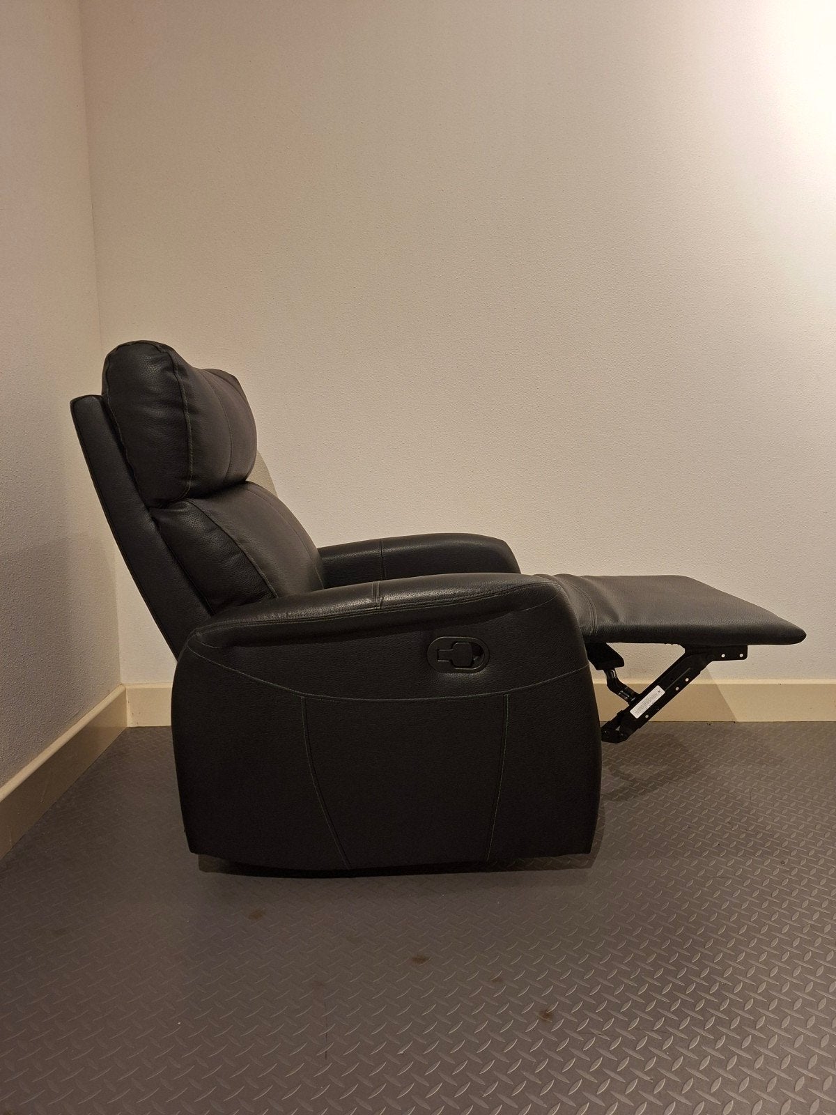 Luxe Zwart Leren Fauteuil / Bioscoopstoel, 100 tot 125 cm, Leer, Ophalen of Verzenden, Zo goed als nieuw