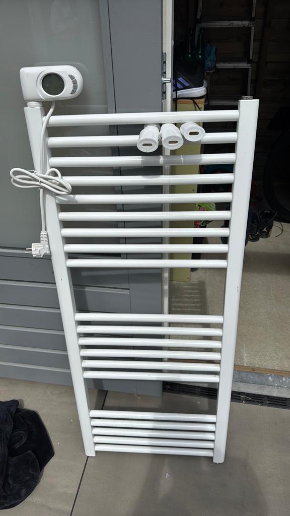 Handdoekradiator Zehnder Aura E elektrische, Huis en Inrichting, Ophalen, Nieuw, Wit