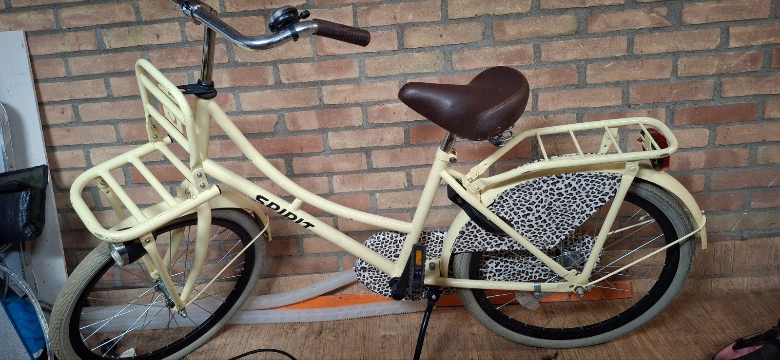 Spirit transportfiets 22 inch - Crème, Fietsen en Brommers, 22 inch, Gebruikt, Ophalen of Verzenden, Handrem