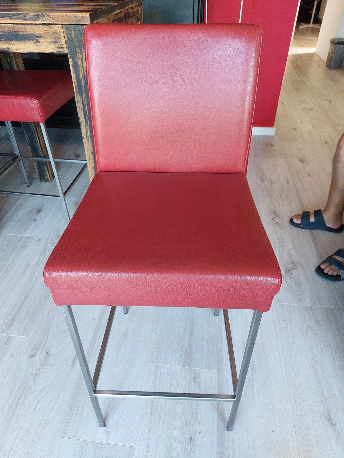 2x Rode barkrukken in nette staat. €25, 2 krukken, Ophalen, Zo goed als nieuw, 60 tot 90 cm