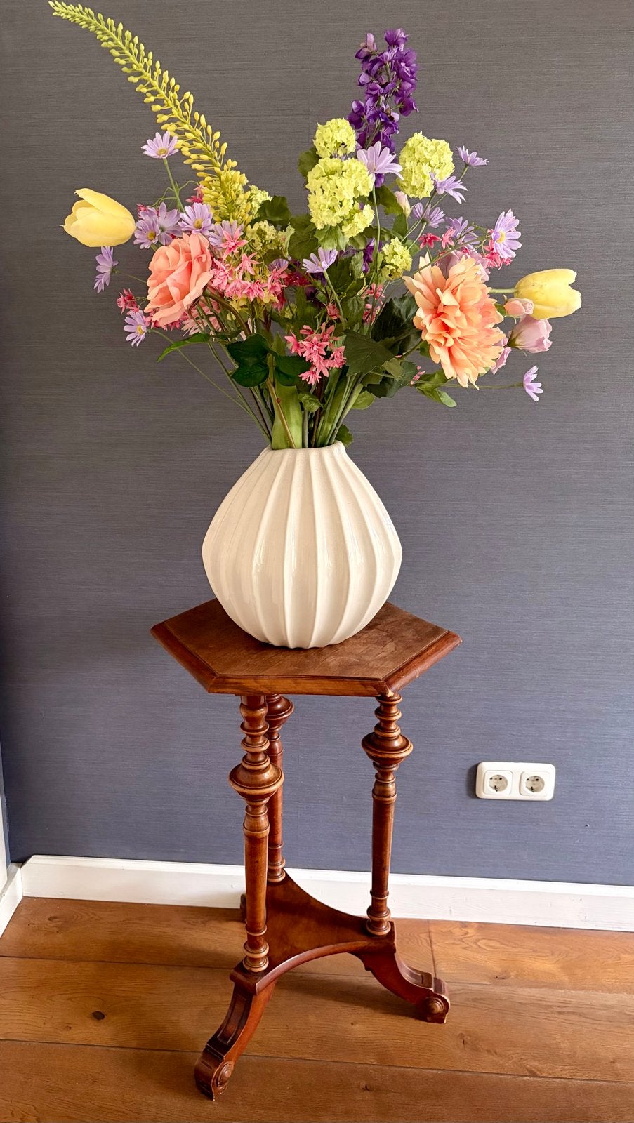 Antieke bijzettafel / plantentafel, ca. 74 cm hoog, Ophalen