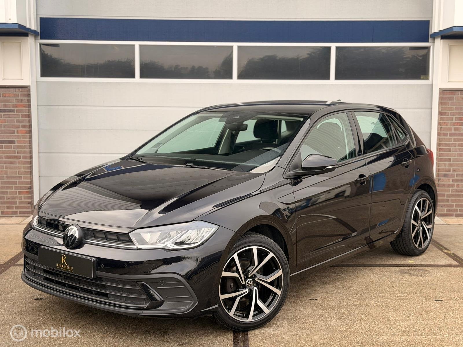 Volkswagen Polo 1.0 TSI | Camera | Automaat | Carplay, Auto's, Gebruikt, 95 pk, 1096 kg, Zwart