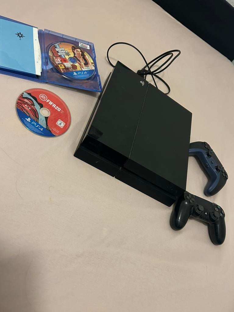 Playstation 4 slim met twee controllers en twee games, Spelcomputers en Games, Spelcomputers | Sony PlayStation 4, Ophalen, Met 2 controllers