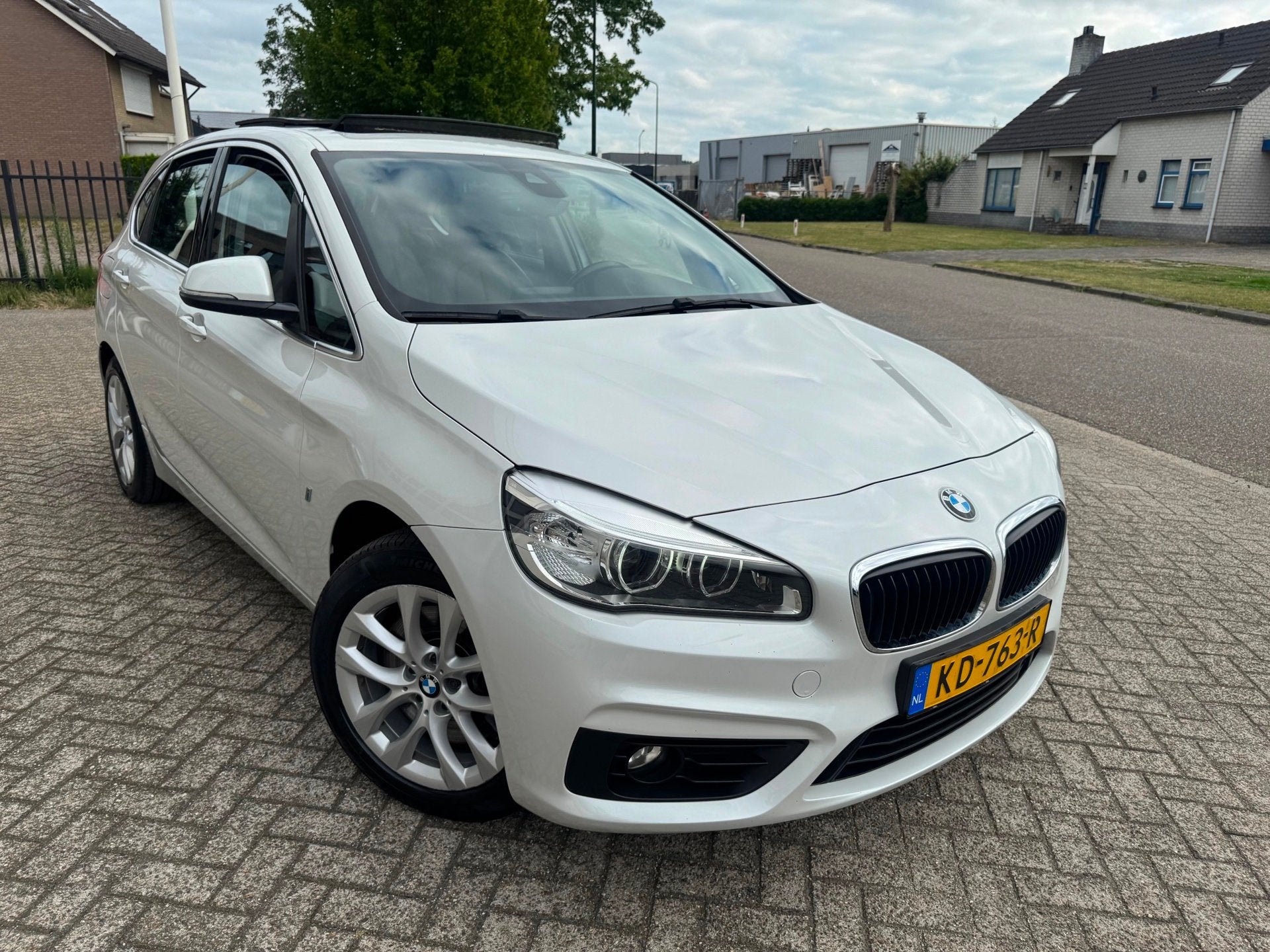 BMW 2-serie Active Tourer 225xe iPerformance Centennial Exec, Auto's, BMW, 136 pk, Gebruikt, Euro 6, Wit