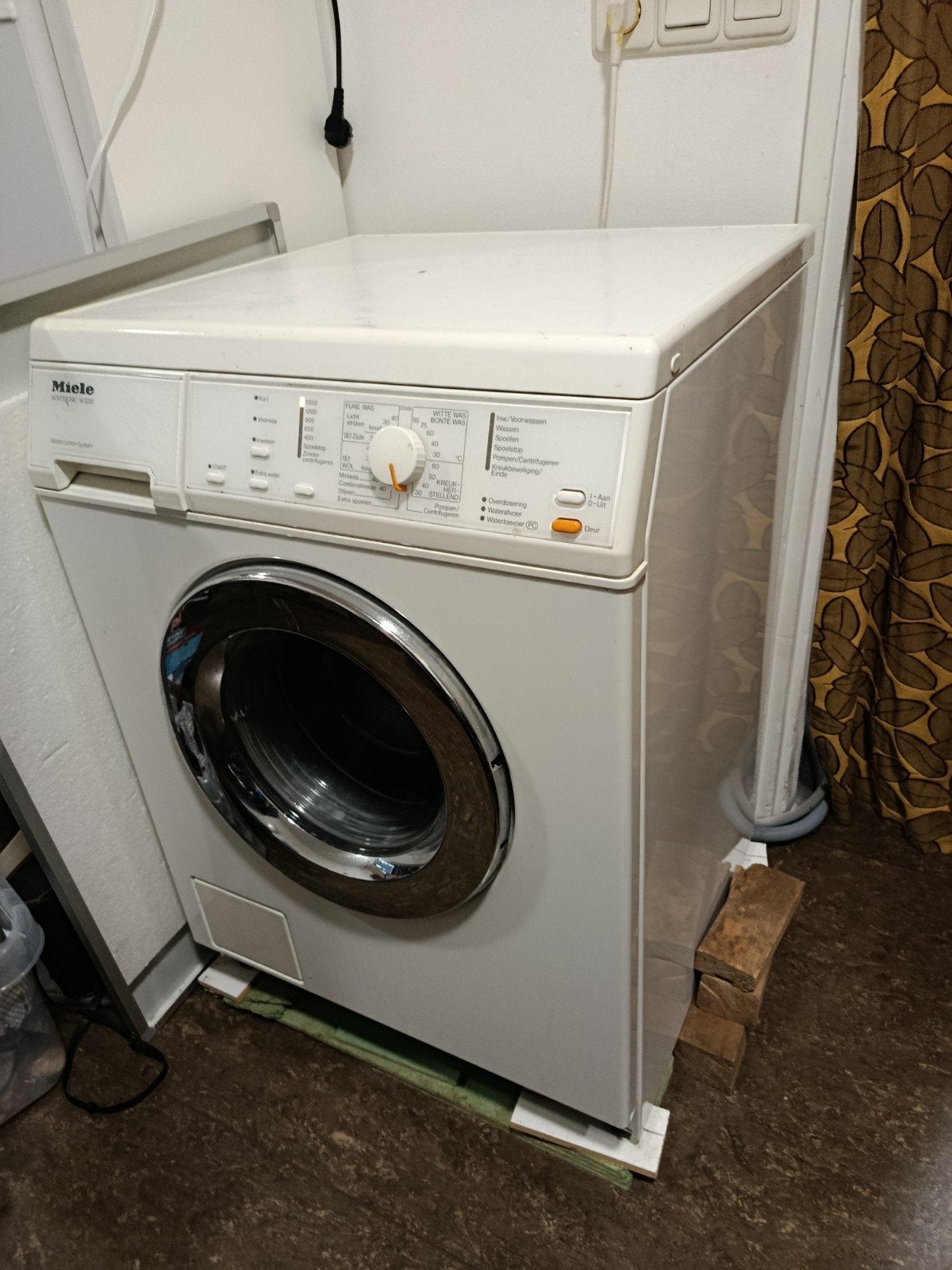 Miele Novotronic W 900 Wasmachine - Goede Staat, Gebruikt, Ophalen of Verzenden, Voorlader, 85 tot 90 cm