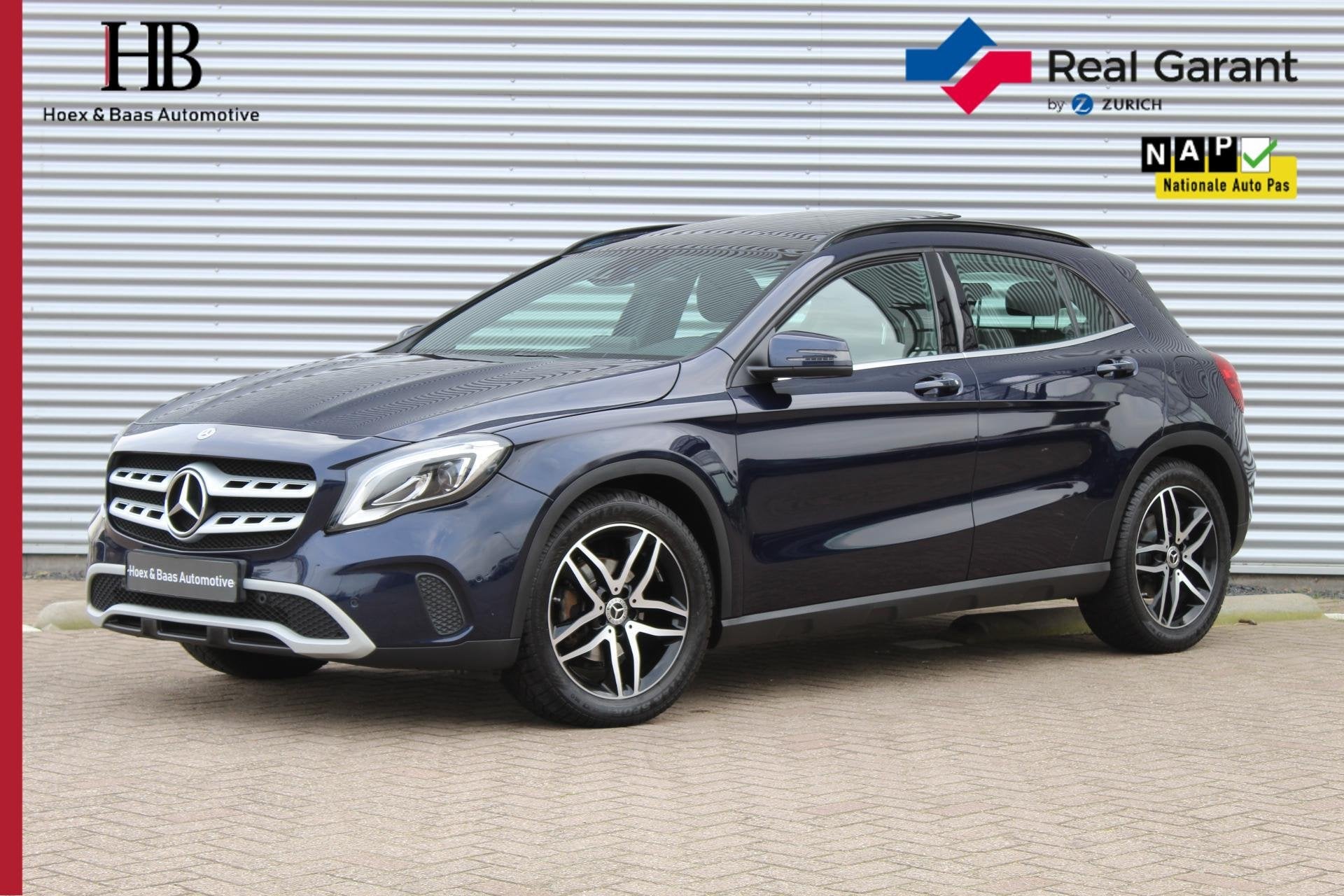 Mercedes GLA-klasse 180 Panoramadak/Led/Camera/18inch, Auto's, Gebruikt, 4 cilinders, 715 kg, Blauw