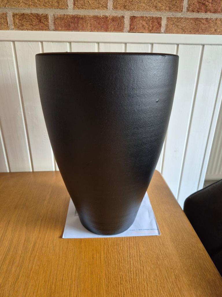 BLOEMPOT/VAAS ATHENE ZWART MAT 40CM HOOG ZGAN, Zo goed als nieuw, Aardewerk, 40 tot 70 cm, Ophalen