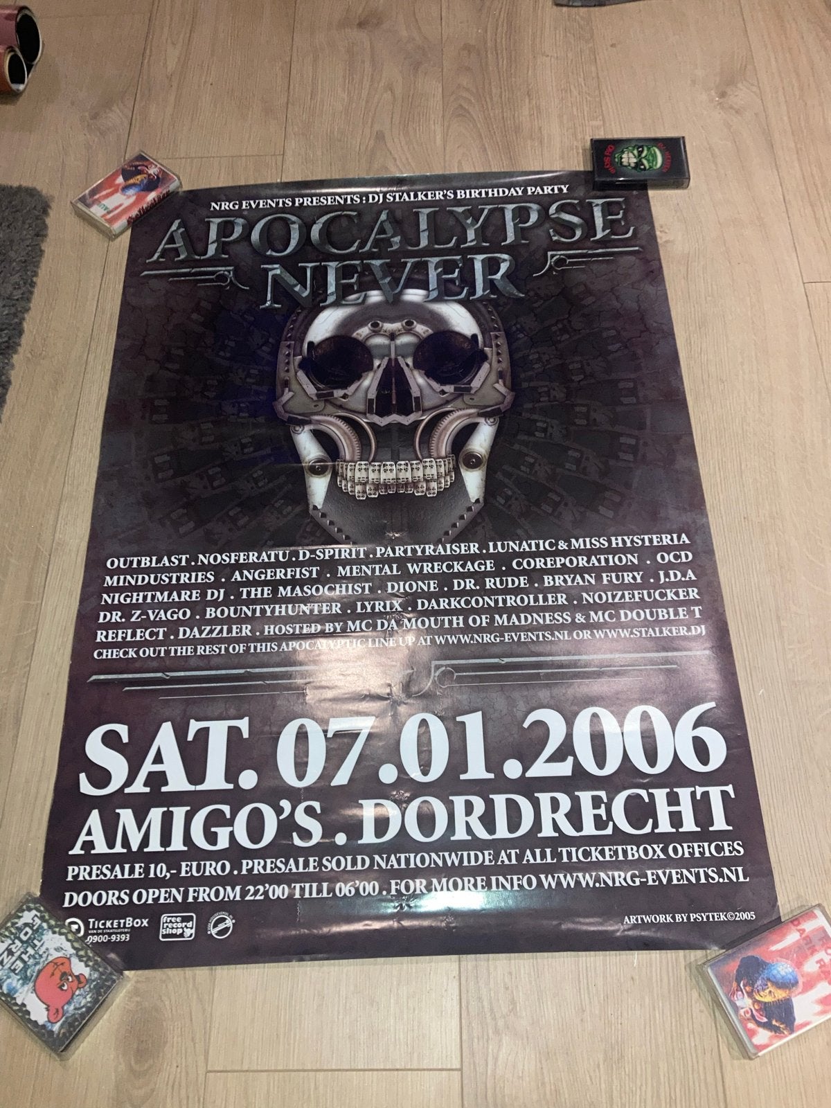 Poster Apocalypse Never Hardcore Gabber, Verzamelen, Ophalen of Verzenden, A1 t/m A3, Overige onderwerpen, Rechthoekig Staand