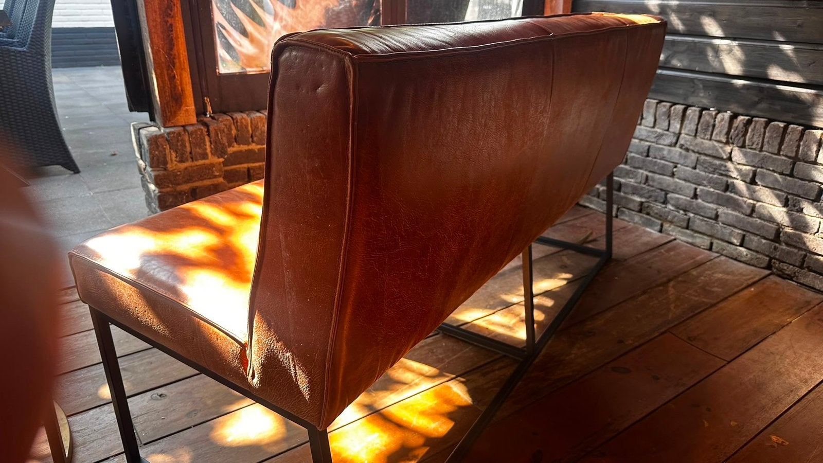 Leren bankje / bank met metalen frame, Huis en Inrichting, Stoelen, Ophalen, Gebruikt, Leer, Eén