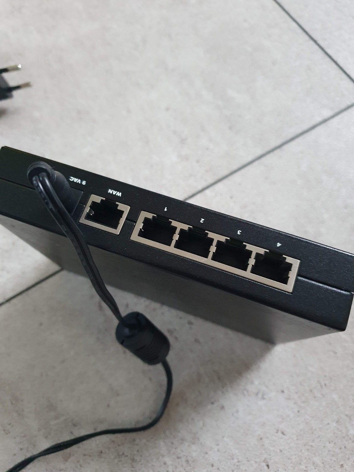 Sweex switch R001, Ophalen of Verzenden, Gebruikt, Router, Sweex