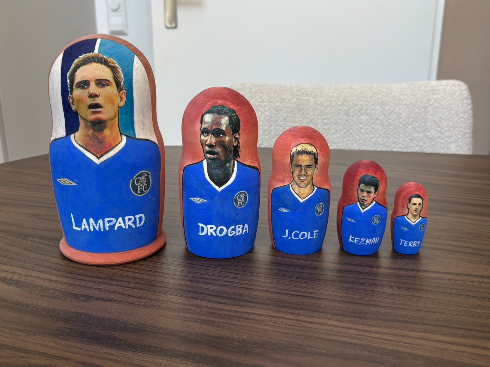 Chelsea FC matroesjka-set 2004/2005 met handtekening, Ophalen of Verzenden, Zo goed als nieuw, Buitenlandse clubs, Shirt