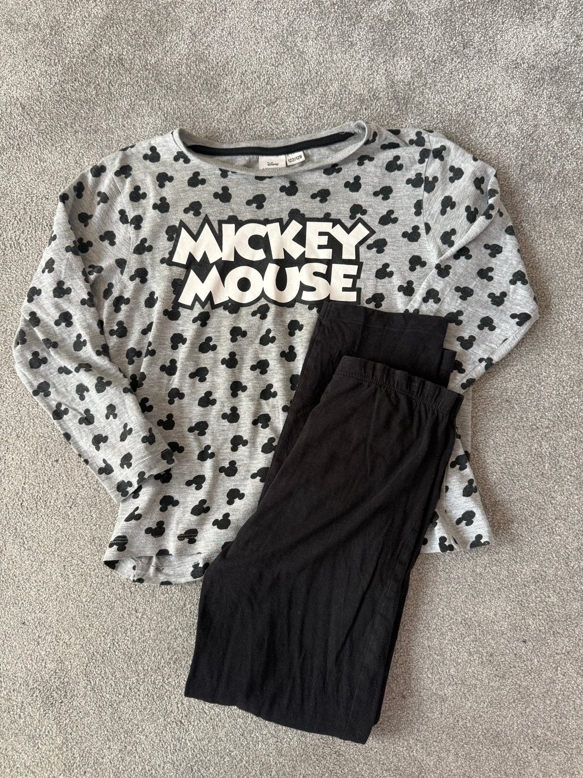 Mickey Mouse pyjama, maat 122/128, Ophalen of Verzenden, Zo goed als nieuw, Jongen of Meisje, Nacht- of Onderkleding