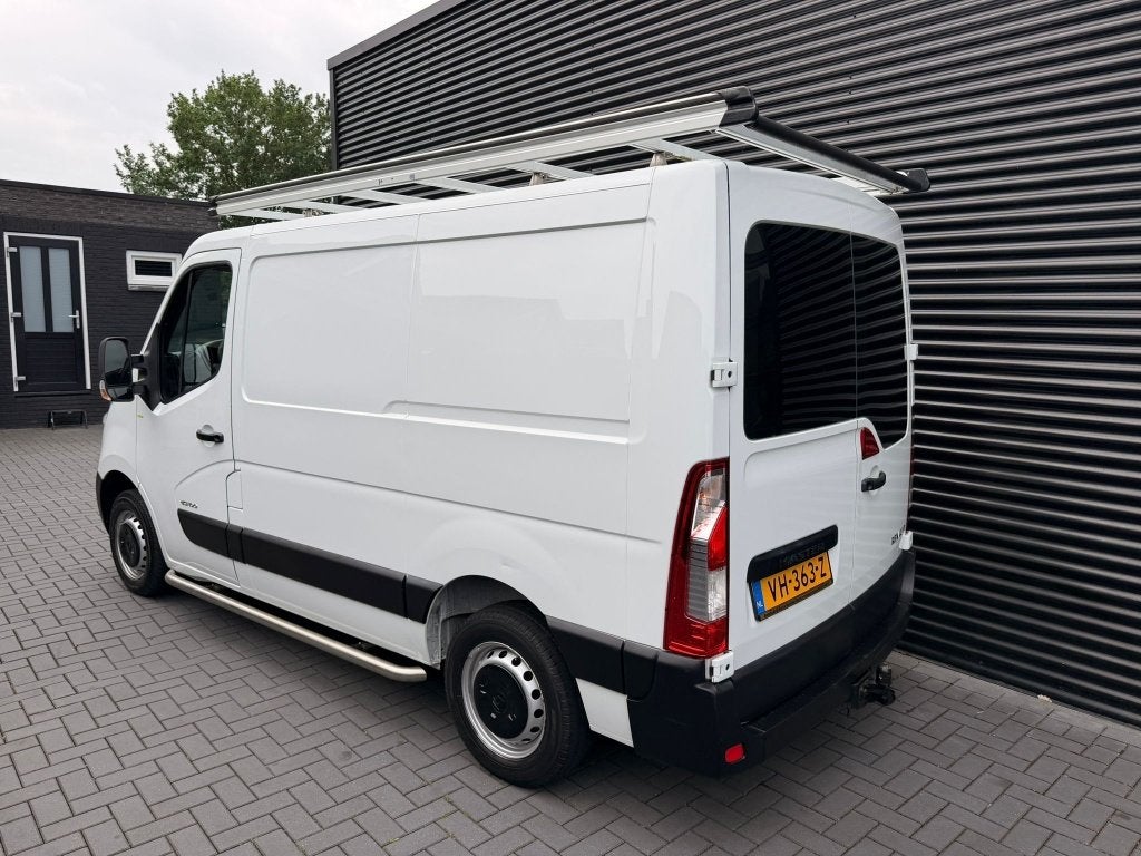 Renault Master T28 2.3 dCi L1H2 Eco| 2014| AIRCO| NAVI| EURO, Auto's, 13 km/l, Euro 5, Gebruikt, 4 cilinders
