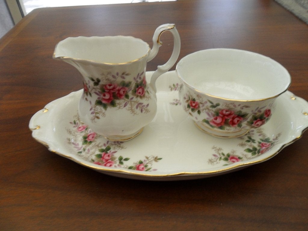 Royal Albert roomstel lavender rose, Ophalen of Verzenden, Zo goed als nieuw, Porselein, Overige stijlen