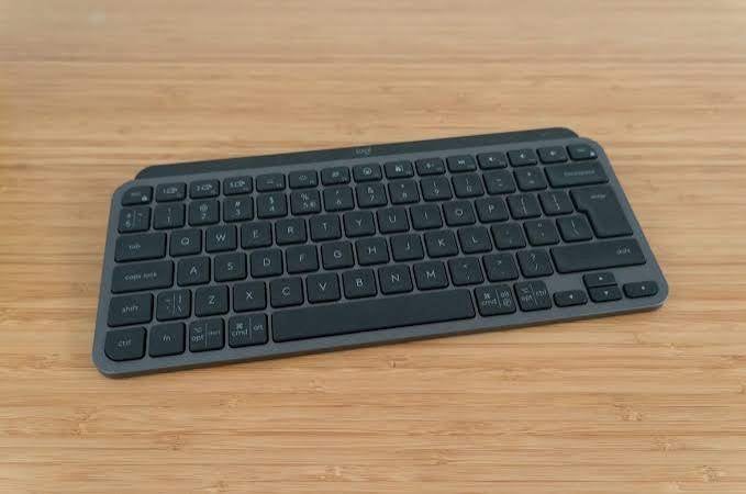 Logitech MX keys mini, Computers en Software, Ophalen, Zo goed als nieuw, Draadloos, Qwerty