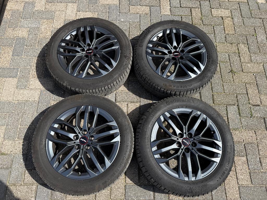 Winterbanden Mini Countryman C 205-60-18 Continental, Auto-onderdelen, Banden en Velgen, Ophalen, 18 inch, Gebruikt, Band(en)