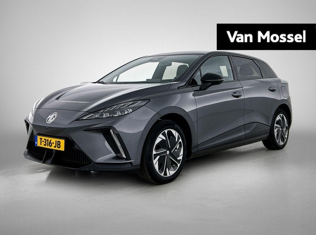 MG 4 Luxury 64 kWh | 1e-EIG. | SoH 94,6% | WLTP 435KM | Navi, Auto's, Automaat, 12 maanden, Gebruikt, Zwart