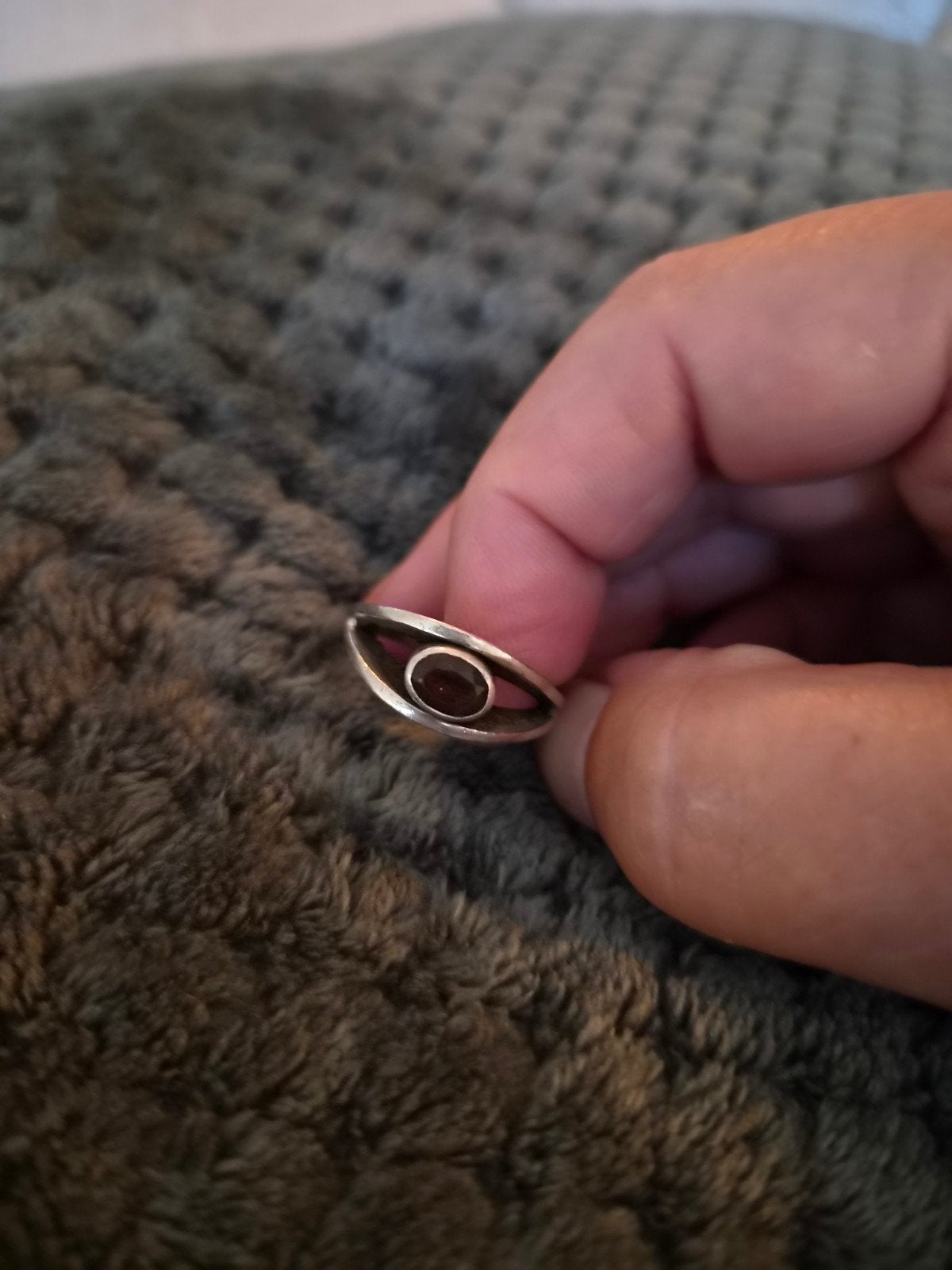 Zilveren ring met donkere ovale edelsteen, Ophalen of Verzenden