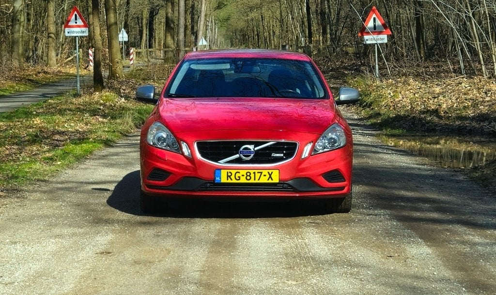Volvo S60 R-Design T4 Nieuwe APK, Auto's, Automaat, Achterwielaandrijving, 4 cilinders, 179 pk