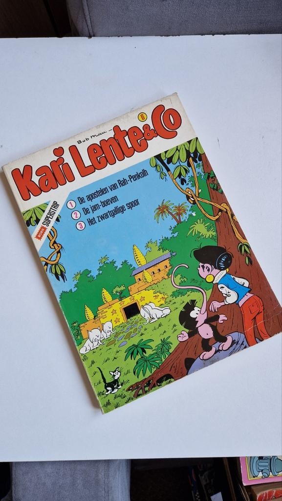 Kari Lente & Co Superstrip - De opstellen van Rah-Penkoth, Boeken, Eén stripboek, Ophalen of Verzenden, Gelezen, Bob Mau