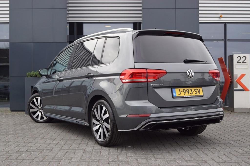 Volkswagen TOURAN 1.5 TSI DSG R-Line / 7 persoons/ Navi / Ca, 4 cilinders, 7 stoelen, USB, 1500 kg