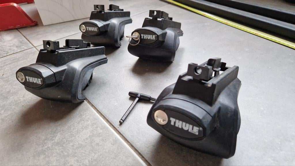Thule dakdragerset - squabare evo & raised rail evo o.a. v70, Auto diversen, Dakdragers, Ophalen, Zo goed als nieuw
