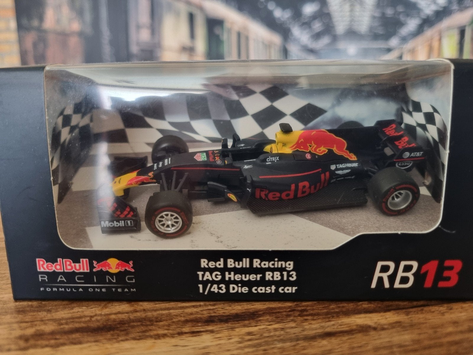 Red Bull Racing TAG Heuer RB13 1/43 Die-cast modelauto, Ophalen of Verzenden, Nieuw, Auto, Overige merken