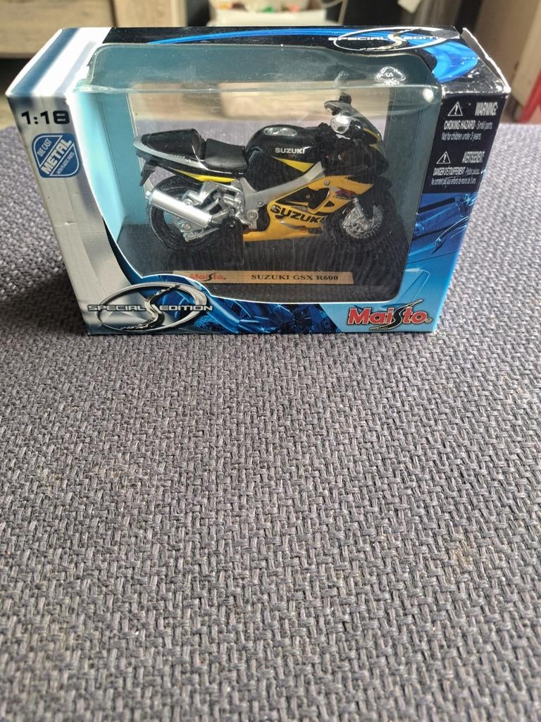 Maisto model motor suzuki gsx r600, Hobby en Vrije tijd, Modelauto's | 1:18, Gebruikt, Ophalen of Verzenden, N.b, Motor