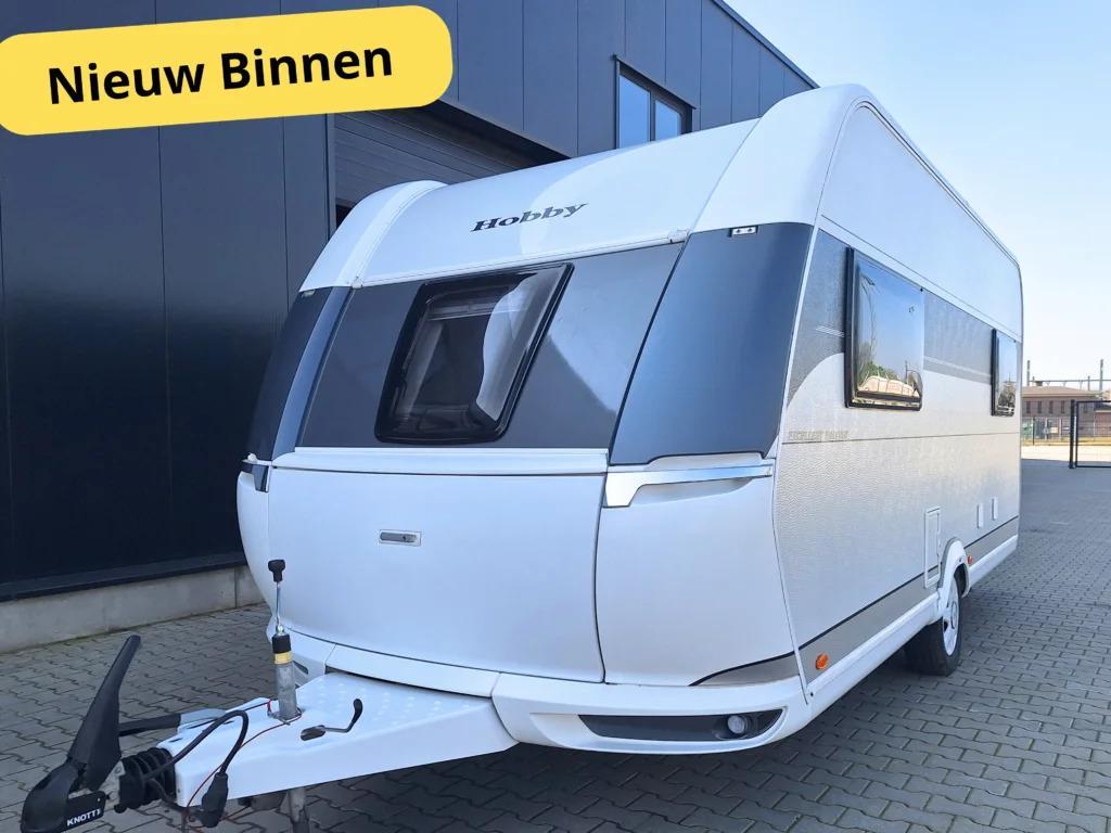 Hobby Excellent Edition 495 UL - Voortent Zonnepaneel 1750KG, Caravans en Kamperen, Caravans, Rondzit, Hobby, Particulier, Overige typen