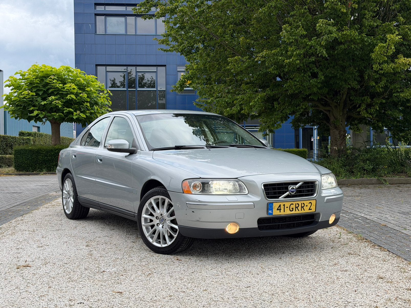 Volvo S60 2.4 140PK 2008 Grijs Origi NL Dealer onderhoud, Auto's, Volvo, Voorwielaandrijving, Traction-control, Zwart, S60
