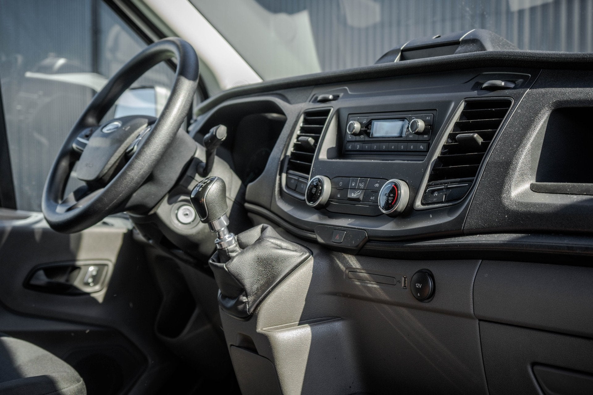 Ford Transit 2.0 TDCI | Bakwagen met Laadklep | Zijdeur | NL, Auto's, Voorwielaandrijving, 4 cilinders, Wit, Origineel Nederlands