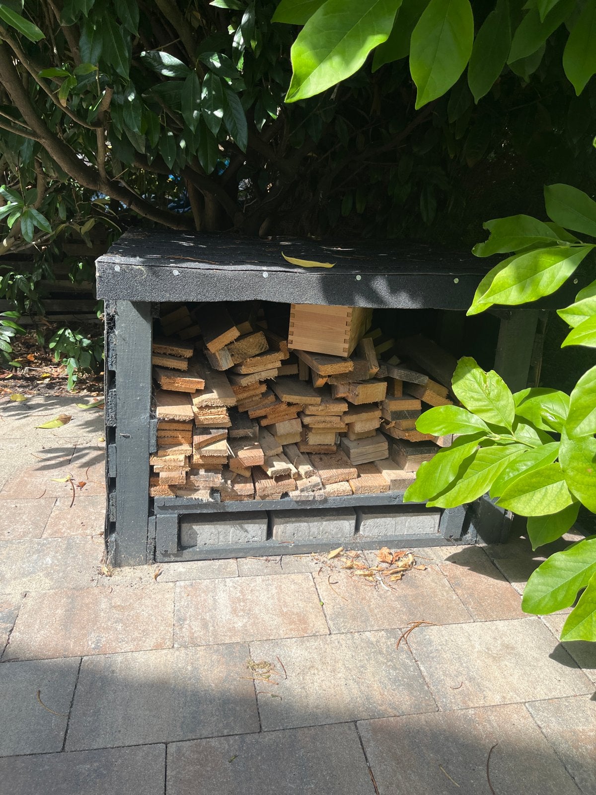 Houthok met Kleine blokken brandhout ( 92 x 92 x 70 cm), Tuin en Terras, Minder dan 3 m³, Ophalen, Overige houtsoorten, Blokken