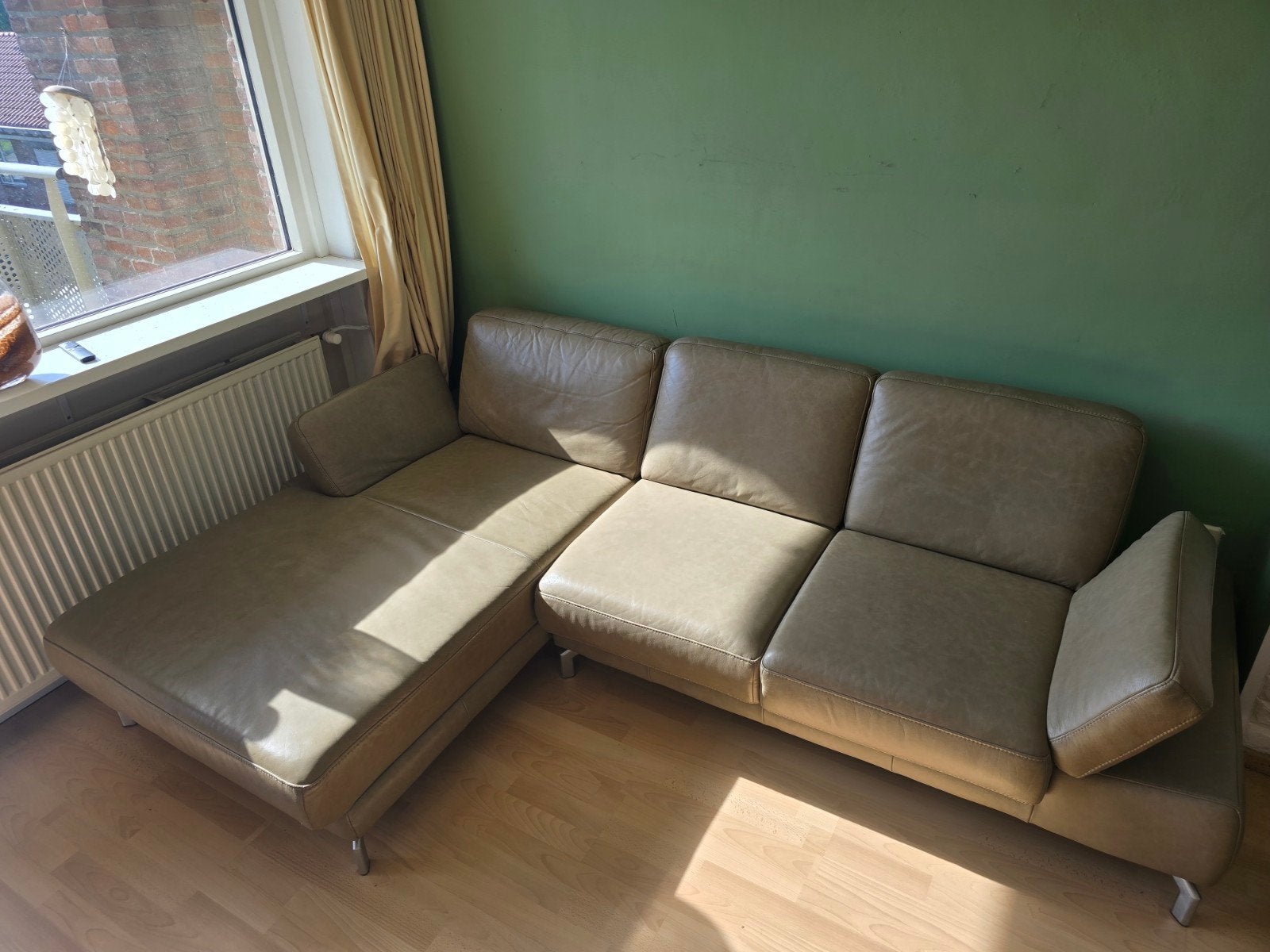 Leren hoekbank H&H | ruime longchair | modulair | beige/taup, Modern, Comfortabel, 250 tot 300 cm, Gebruikt, Hoekbank