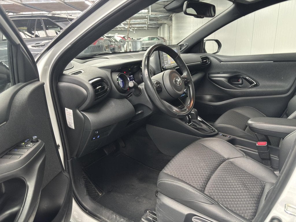 Toyota Yaris 1.5 Hybrid Executive, 450 kg, Gebruikt, Euro 6, Bedrijf