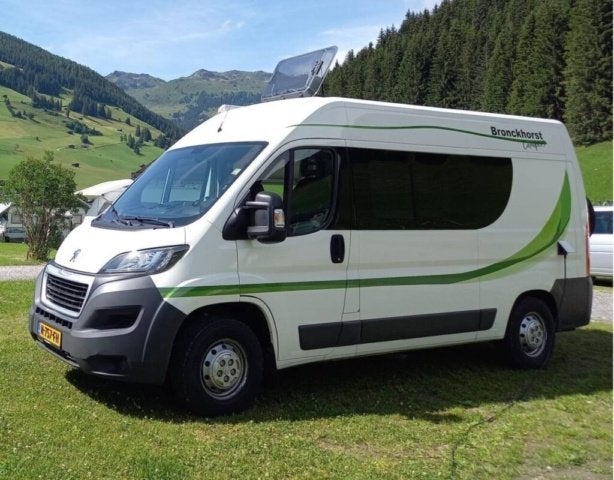 Foto 17 van Peugeot Boxer Camper - dwarsbed