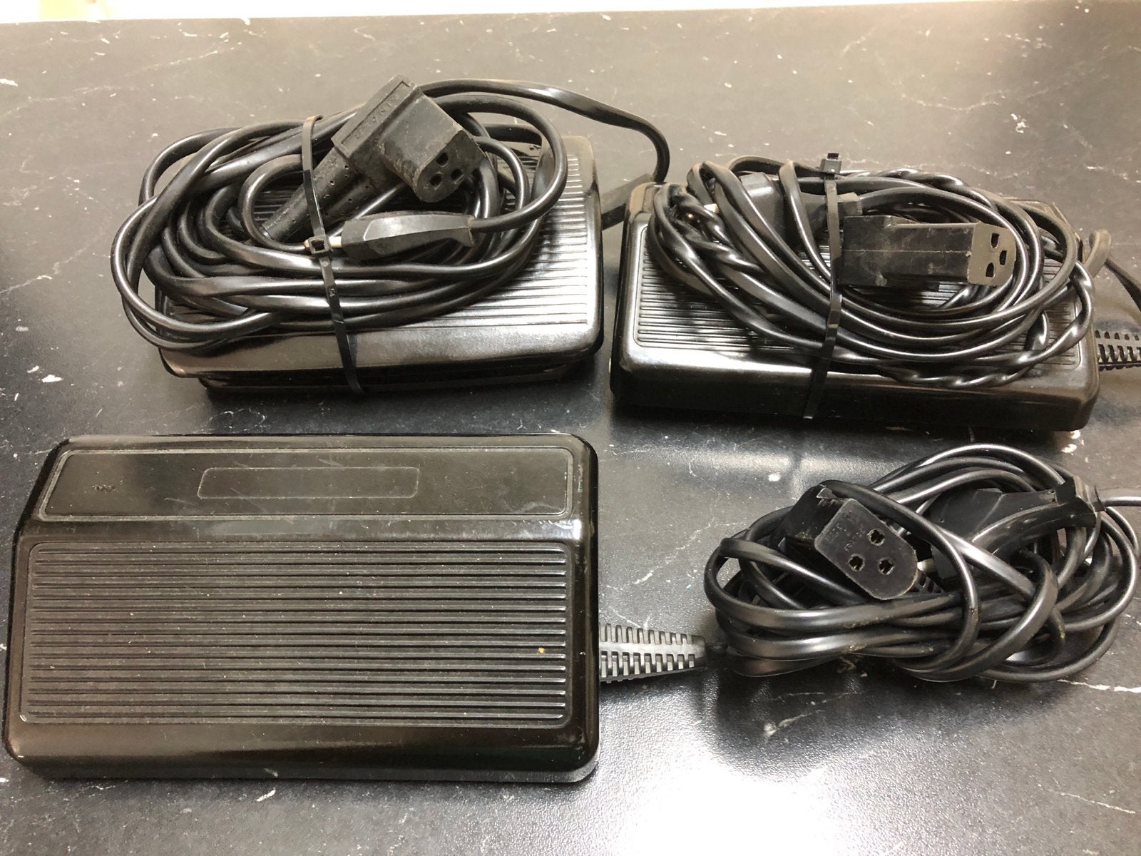 Voetpedalen voor naaimachine - 3stuks, Hobby en Vrije tijd, Ophalen of Verzenden, Gebruikt, Toebehoren, Overige merken