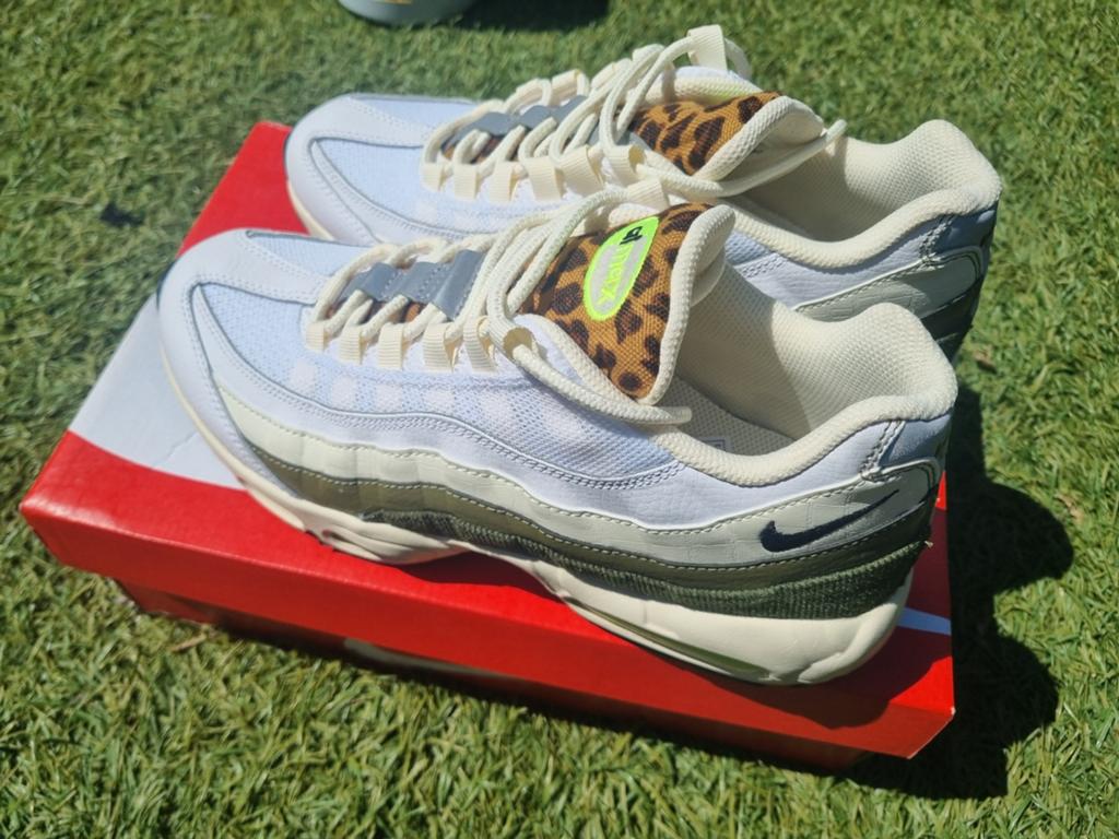 Nike Air Max 95, maat 43, White/Black Coconut Milk, nieuw!, Kleding | Heren, Schoenen, Ophalen of Verzenden, Nieuw, Overige kleuren